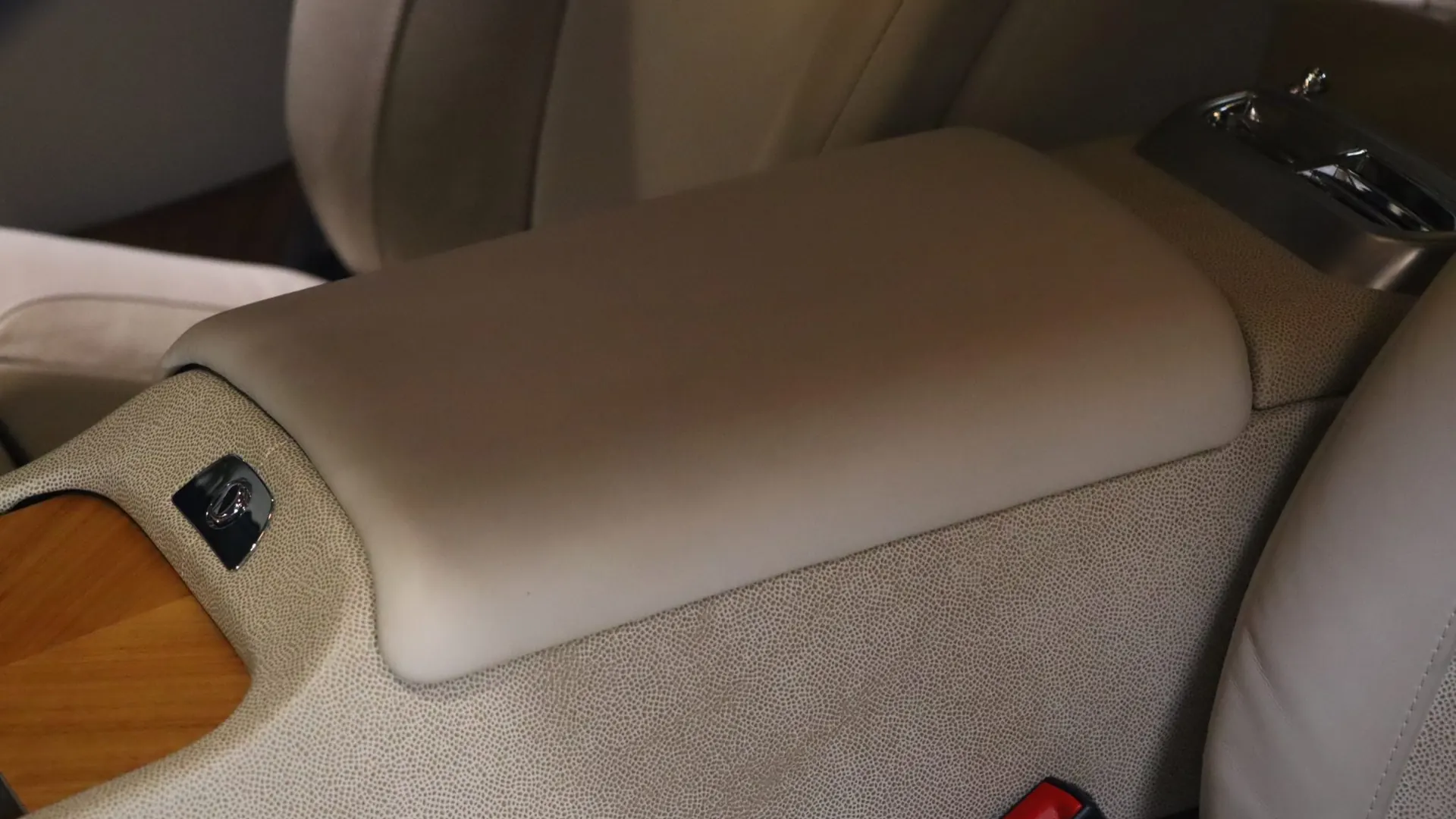 Rolls-Royce Wraith — photo 30