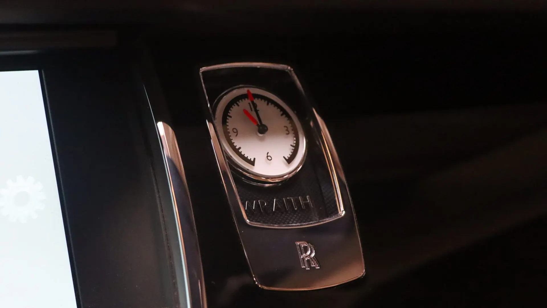 Rolls-Royce Wraith — photo 27