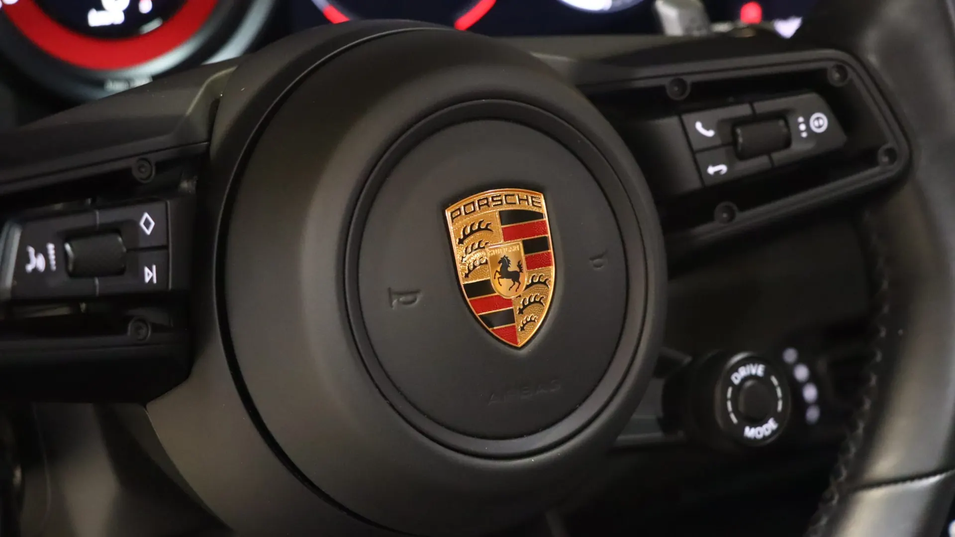 Porsche 911 — photo 27