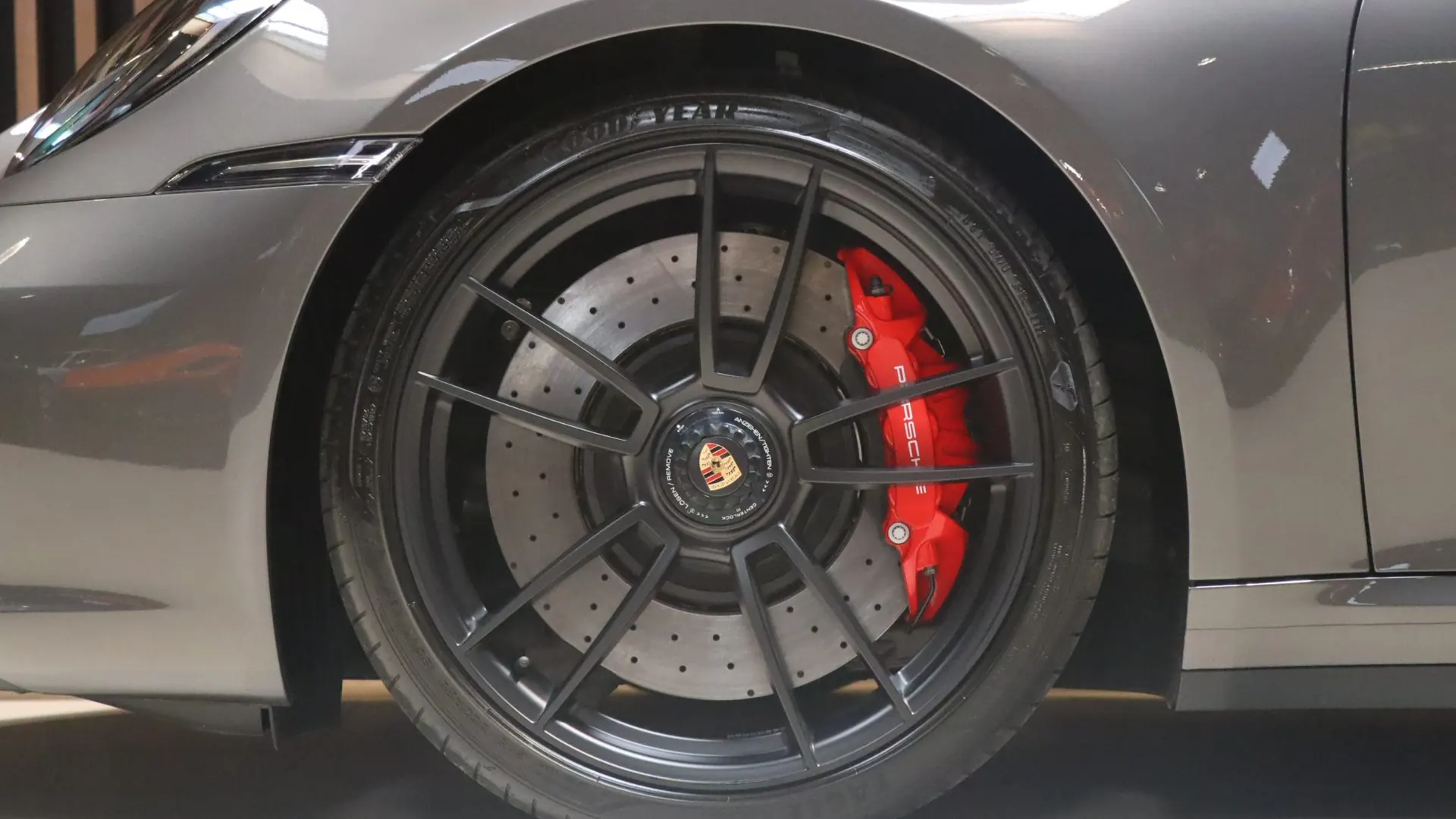 Porsche 911 — photo 50