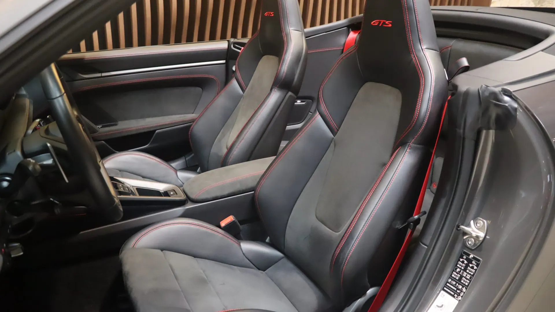 Porsche 911 — photo 7