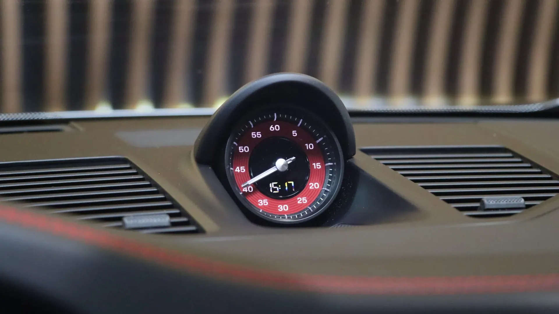 Porsche 911 — photo 31