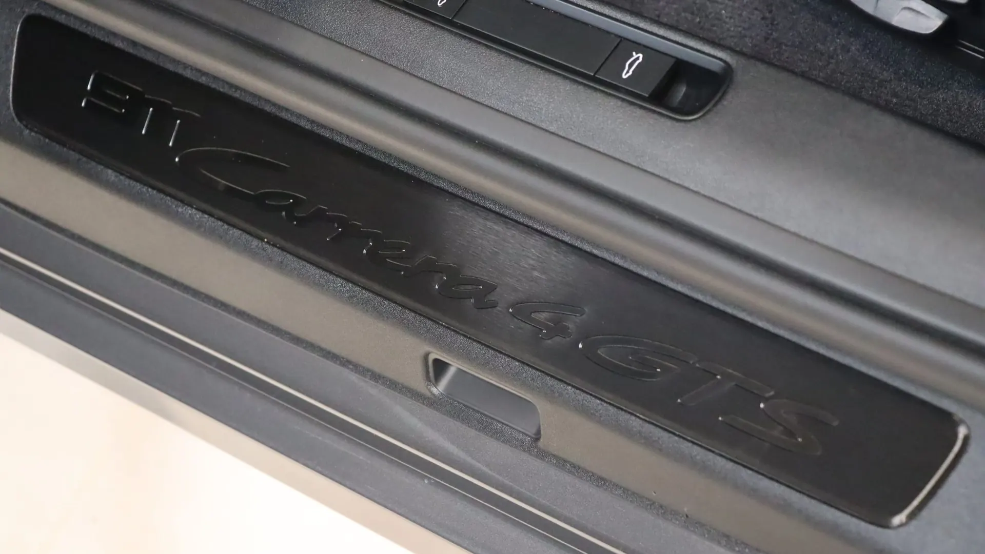 Porsche 911 — photo 16