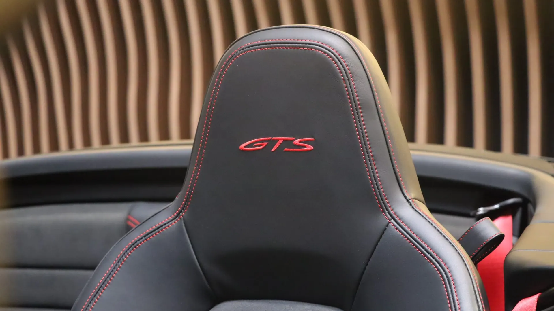 Porsche 911 — photo 41