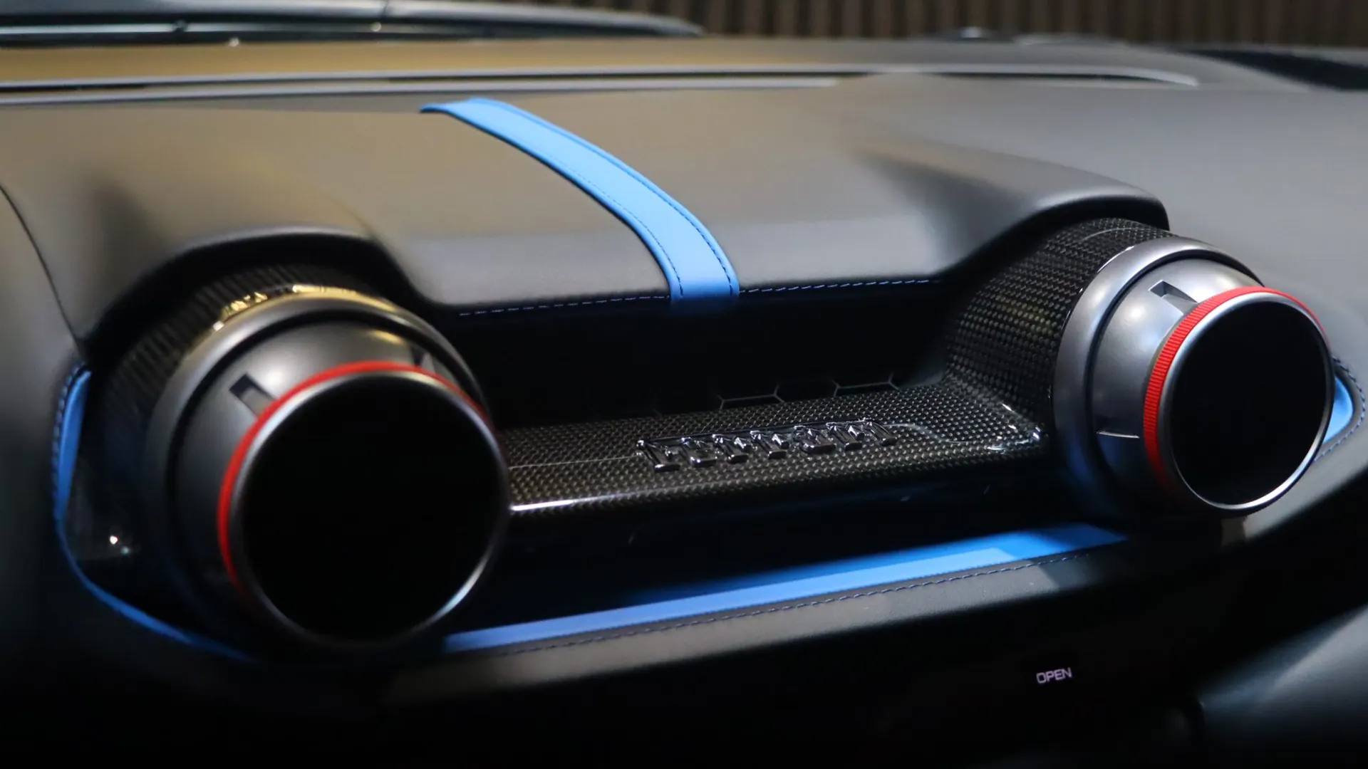 Ferrari 812 — photo 25