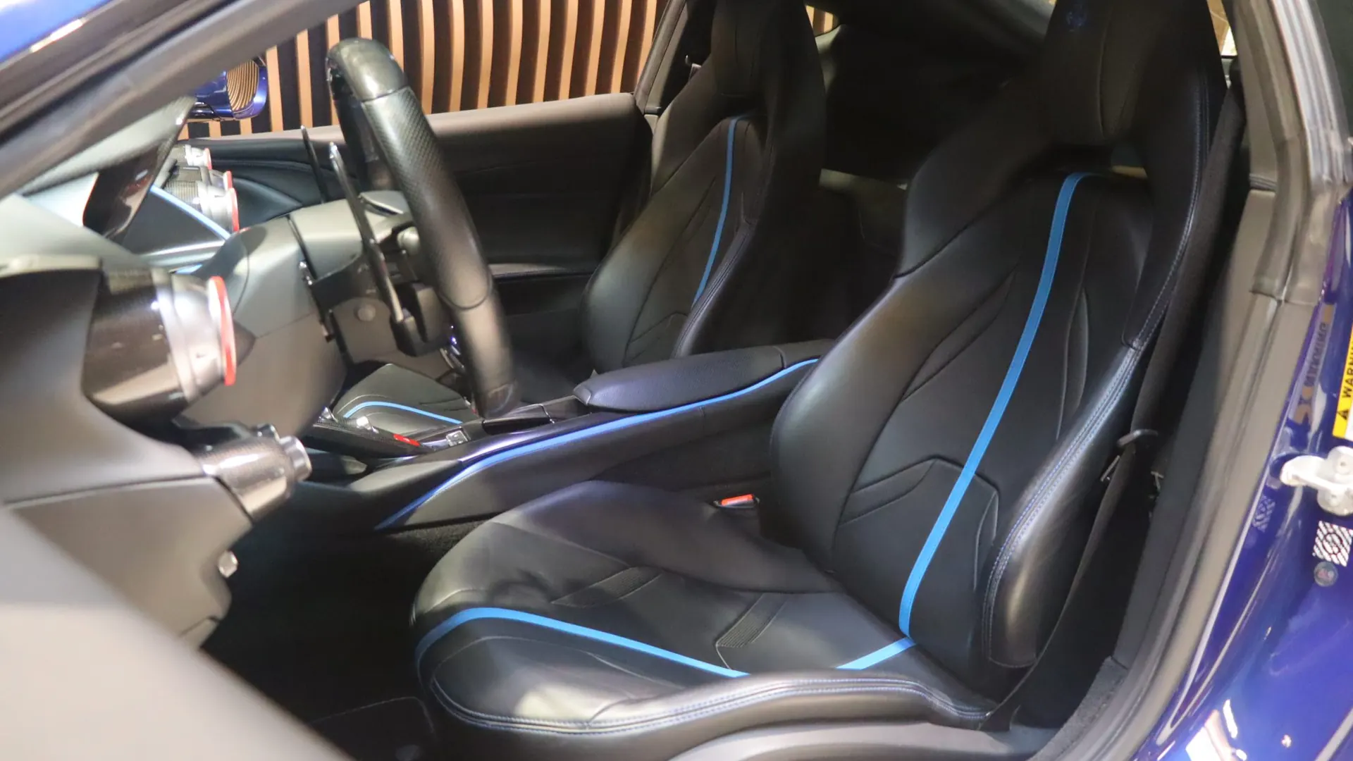 Ferrari 812 — photo 6