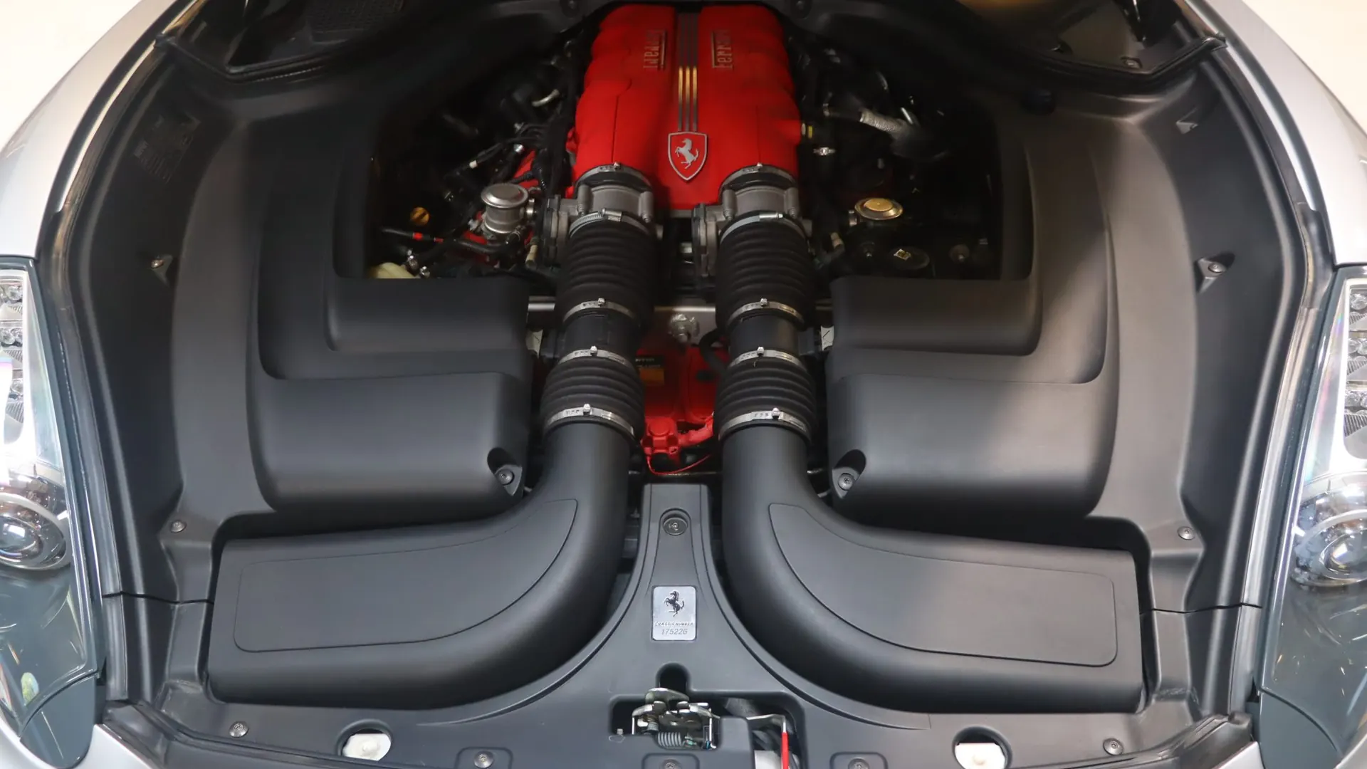 Ferrari California — photo 41