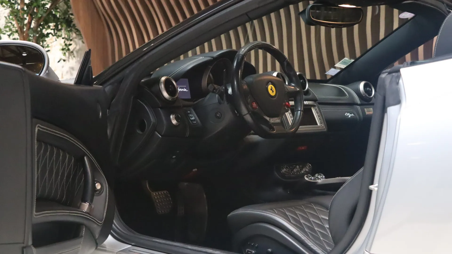 Ferrari California — photo 9