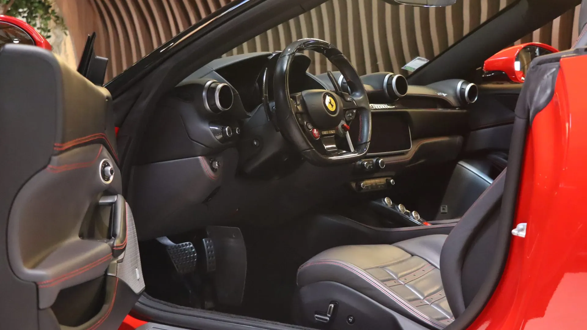 Ferrari Portofino — photo 9