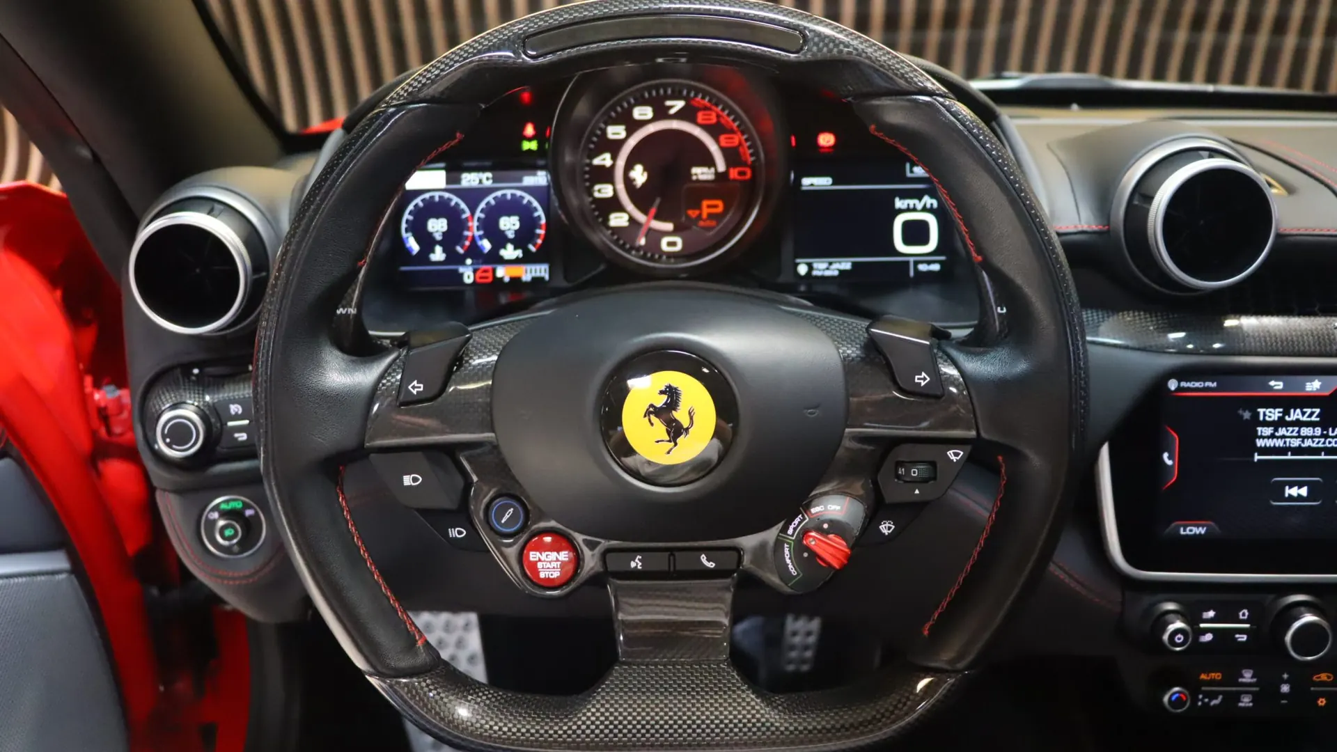 Ferrari Portofino — photo 10