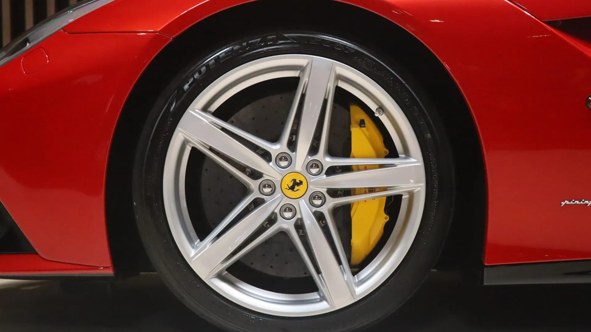 Ferrari F12 — photo 41