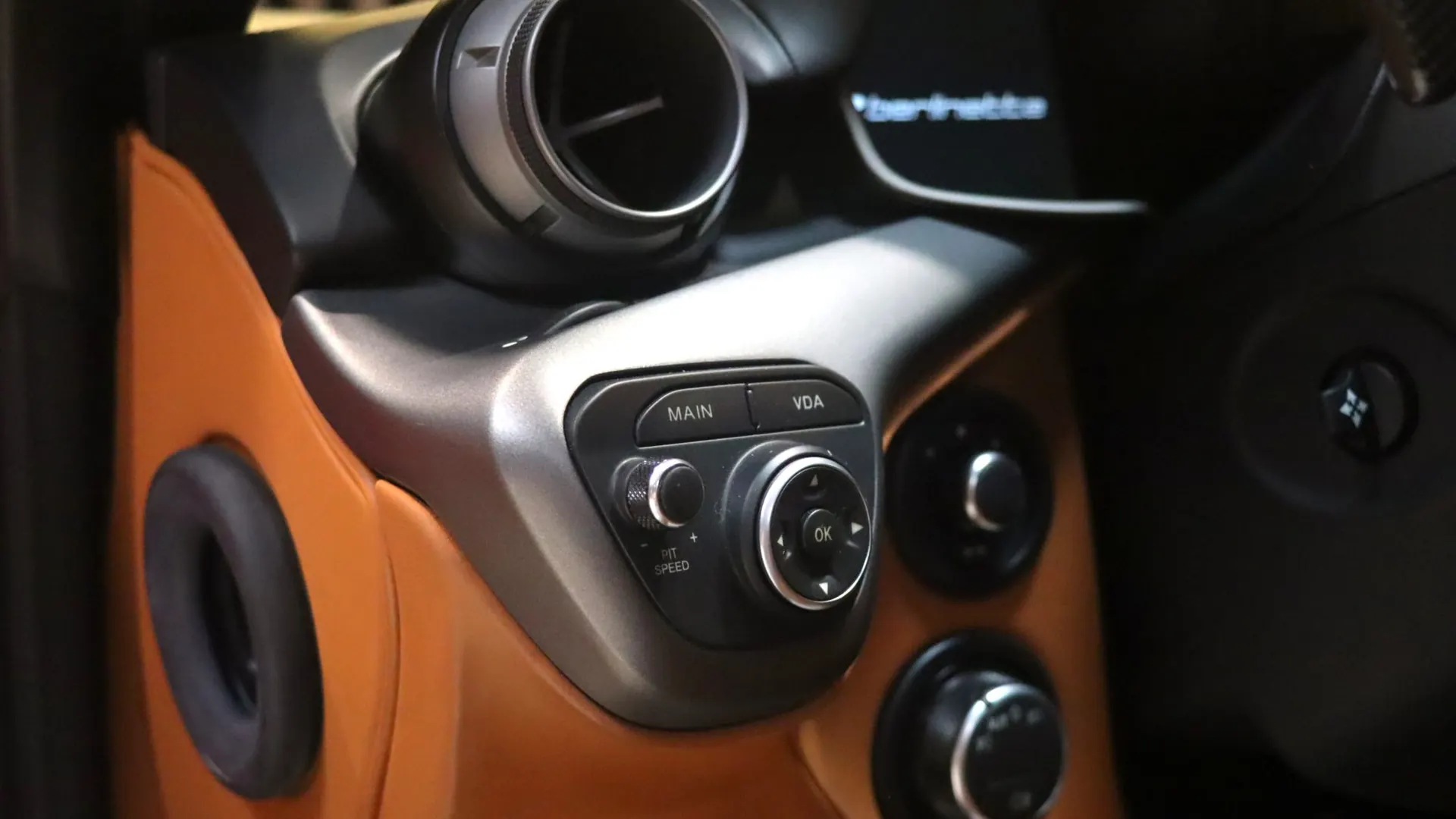 Ferrari F12 — photo 15
