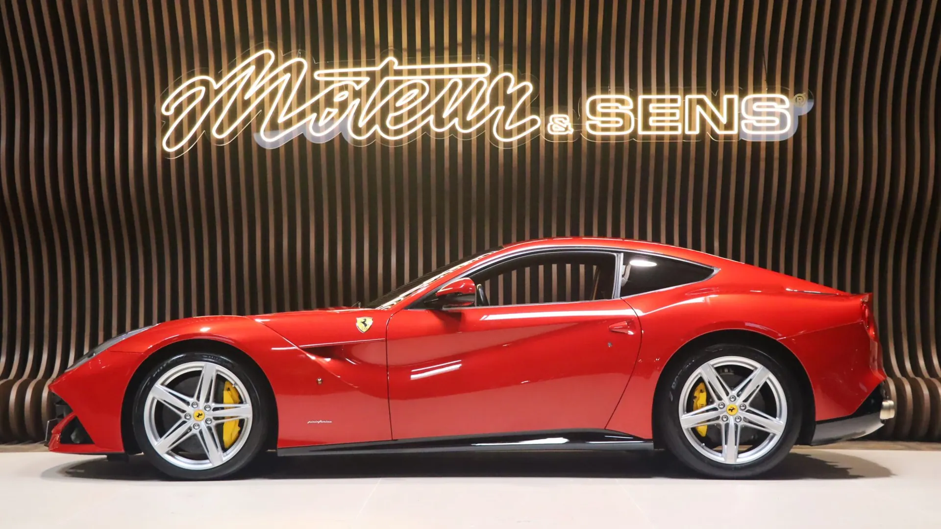 Ferrari F12 — photo 5
