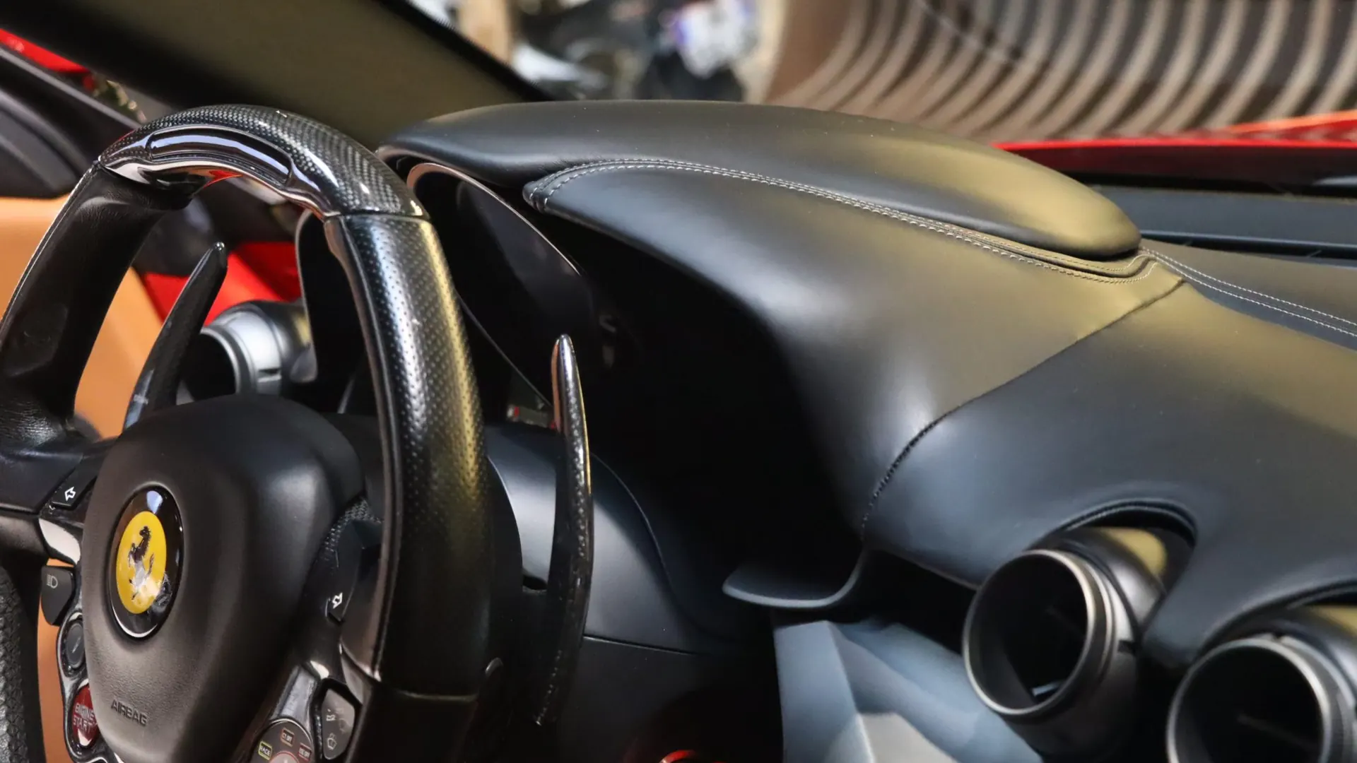 Ferrari F12 — photo 23