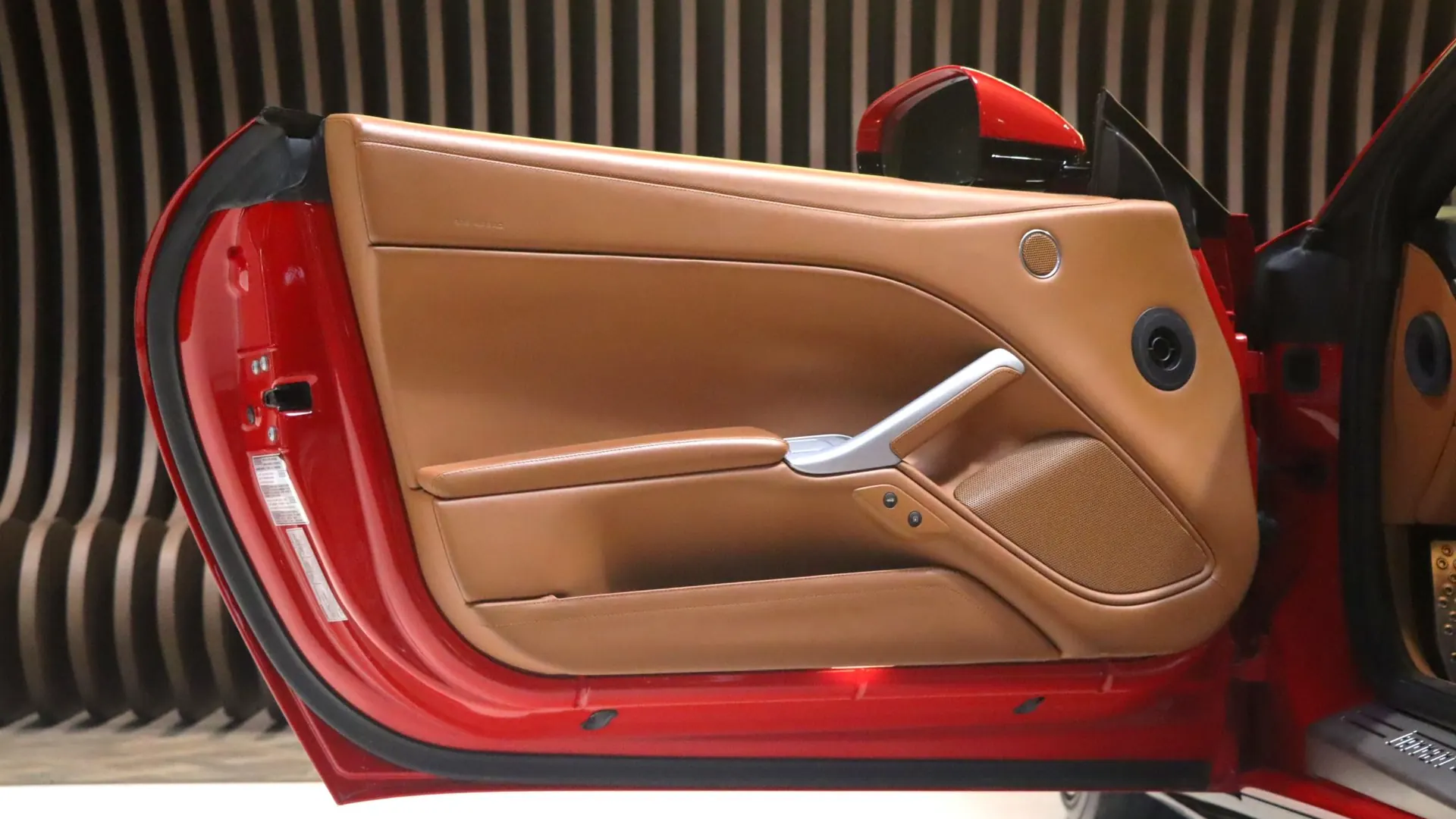 Ferrari F12 — photo 10