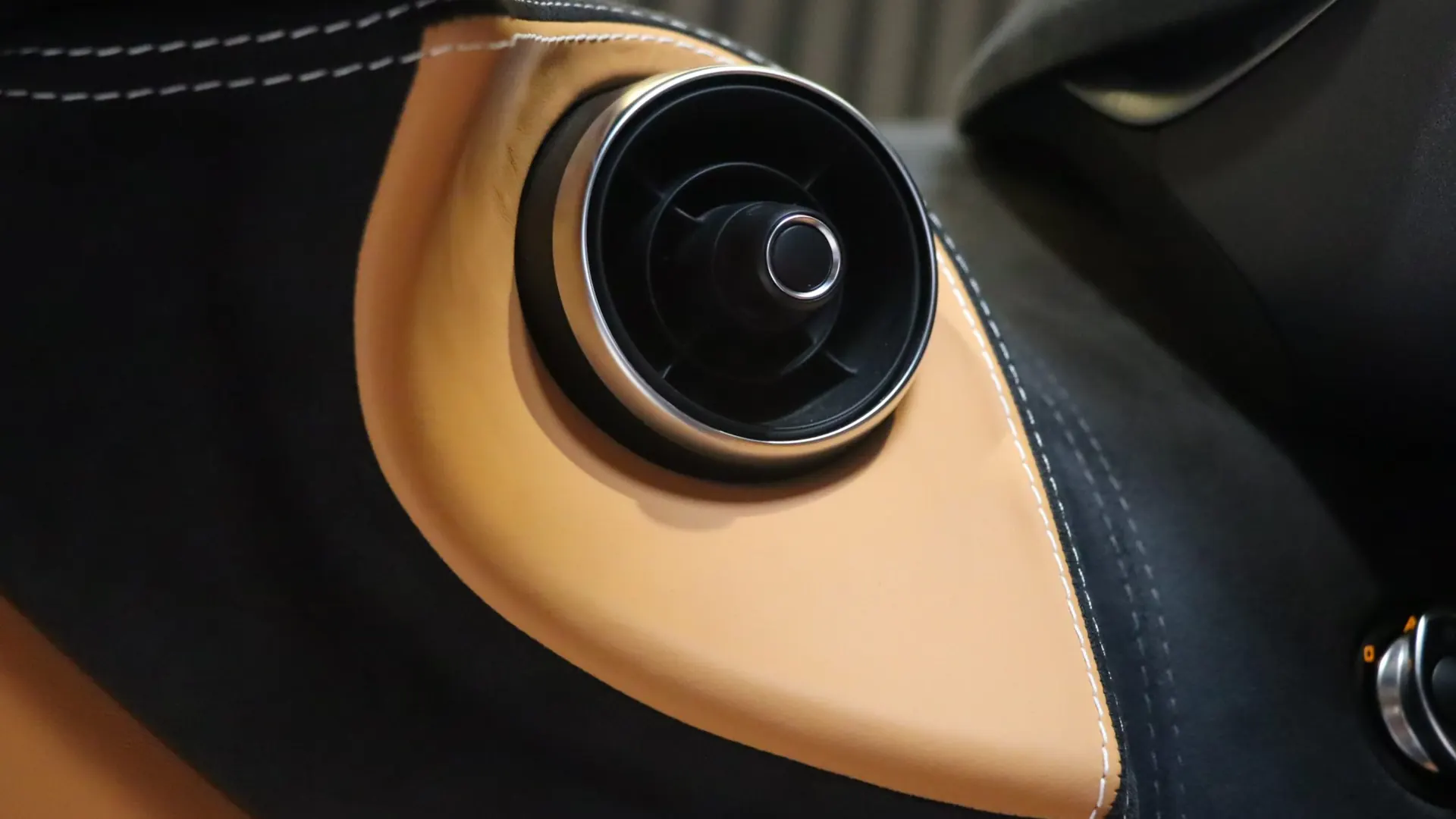 McLaren 570S — photo 17