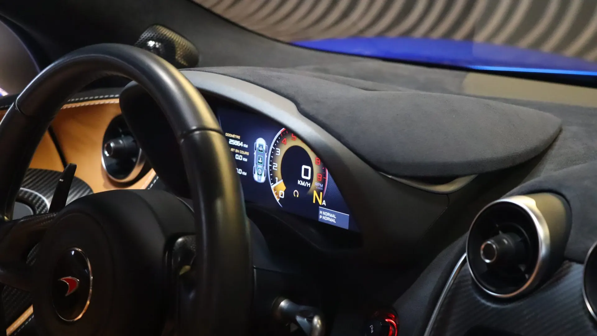 McLaren 570S — photo 25