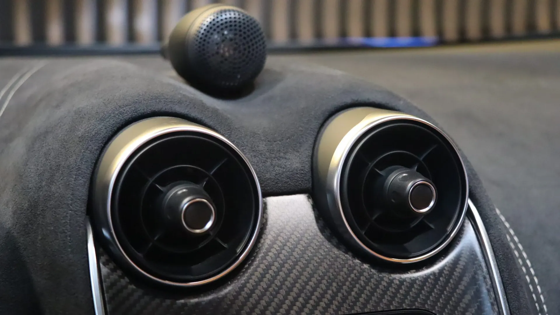 McLaren 570S — photo 26