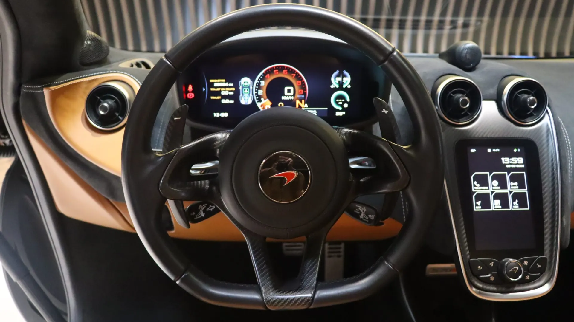 McLaren 570S — photo 10