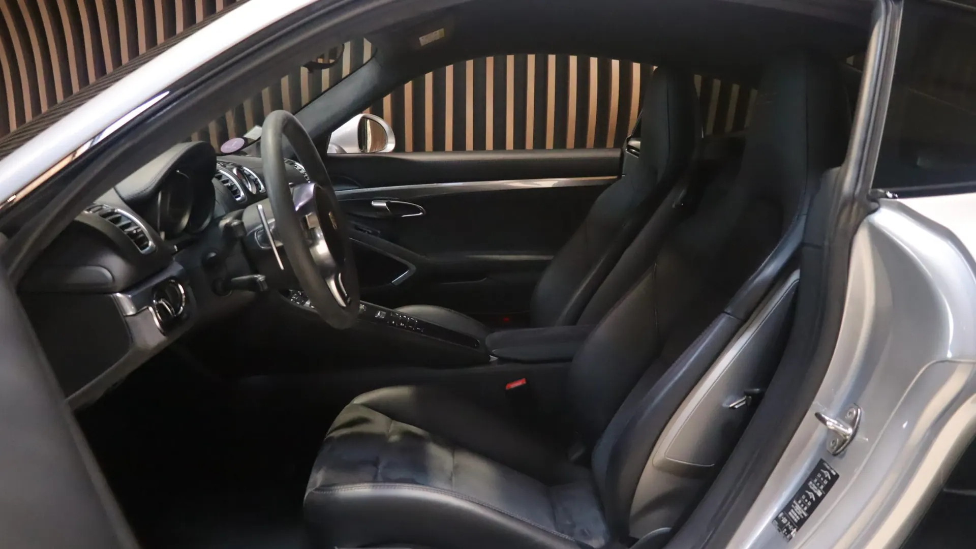 Porsche Cayman — photo 7