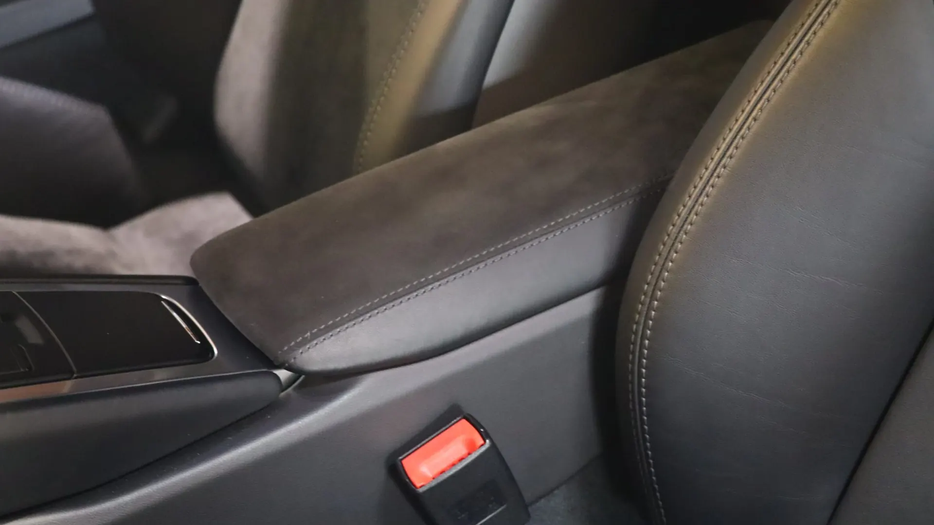 Porsche Cayman — photo 31