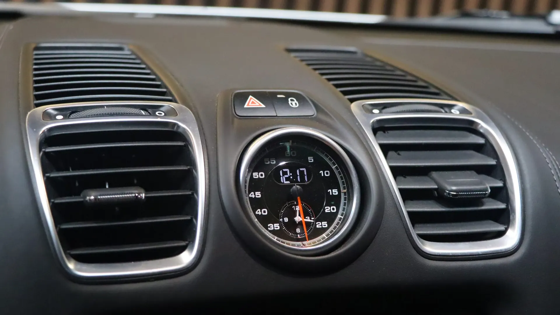 Porsche Cayman — photo 25
