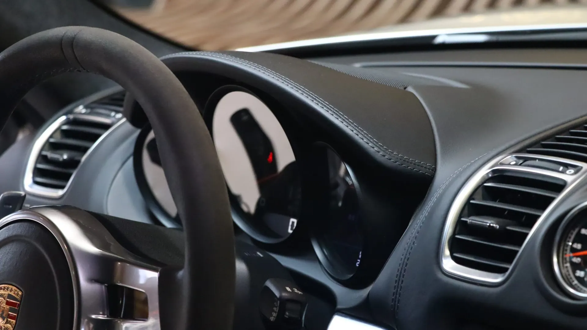 Porsche Cayman — photo 24