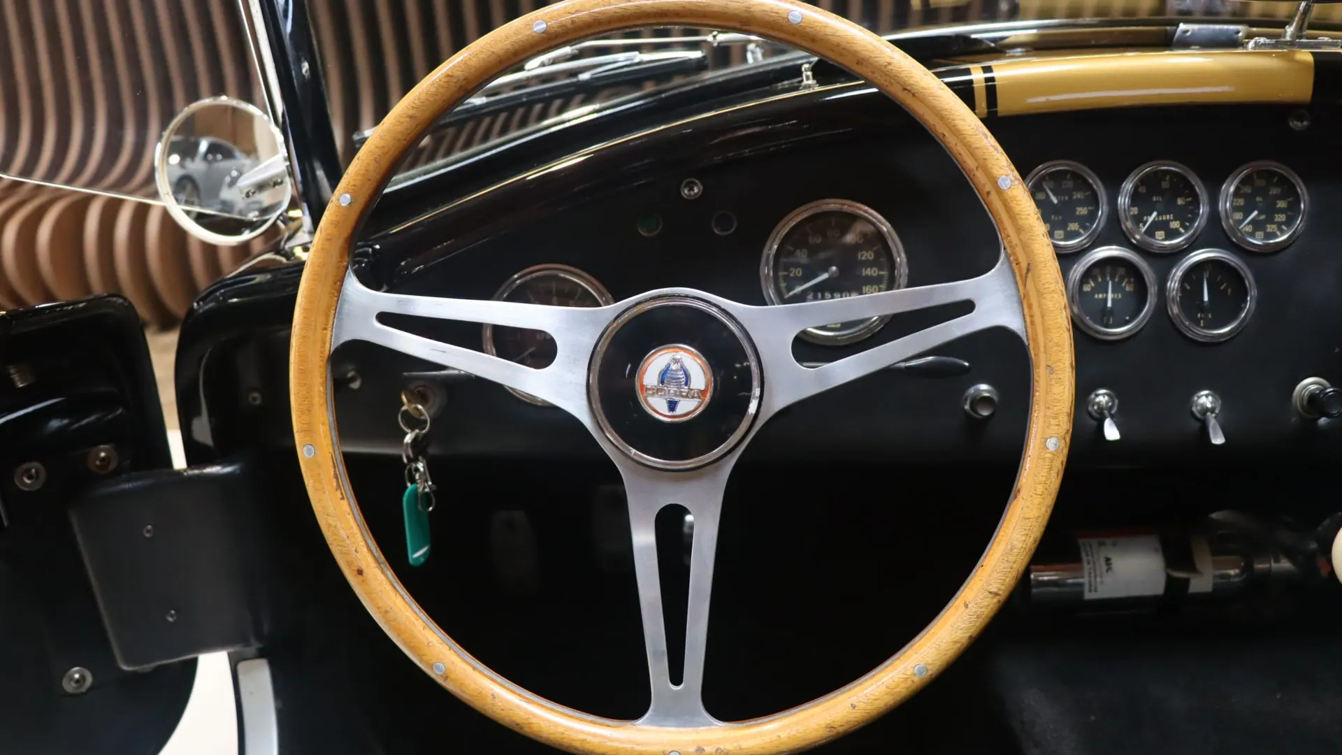 AC COBRA — photo 9