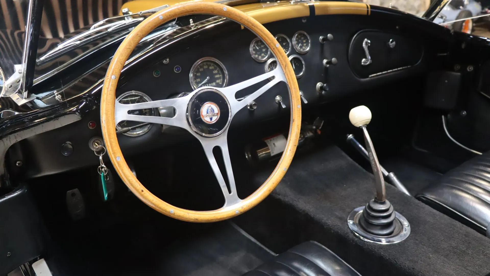 AC COBRA — photo 11