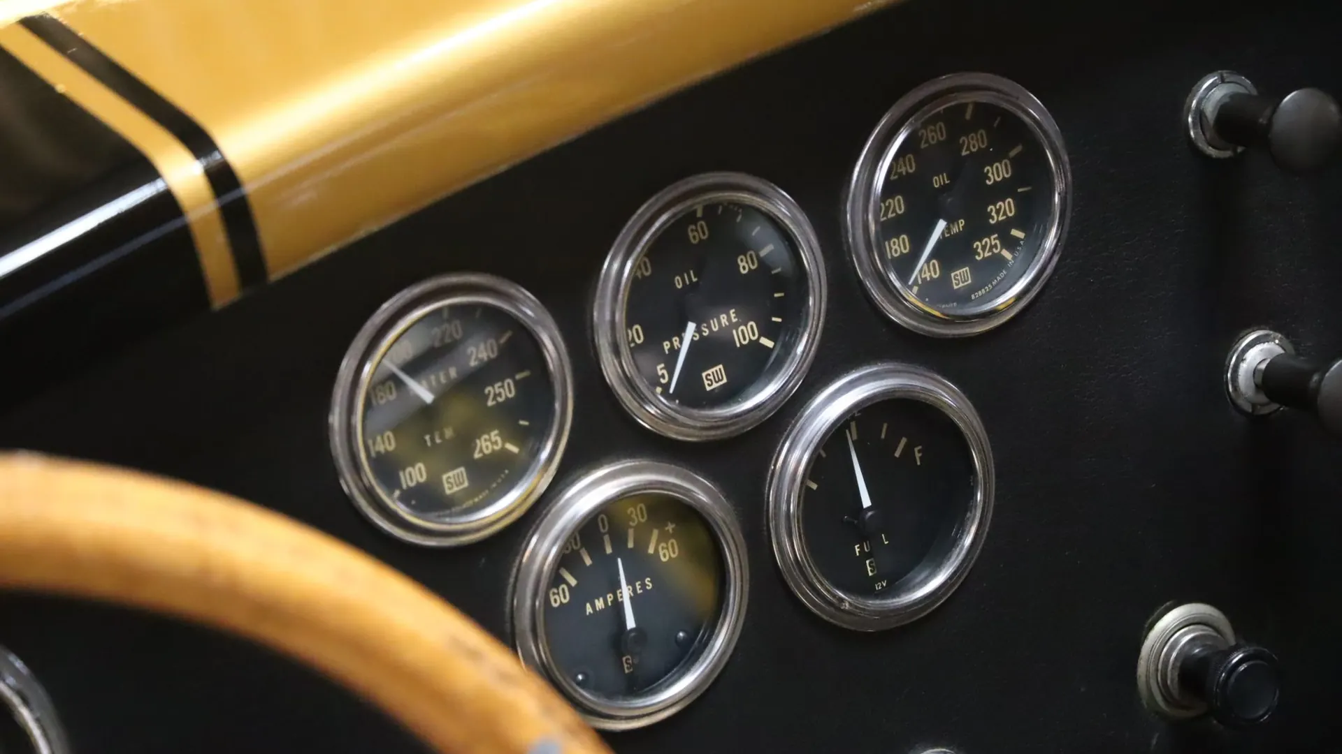 AC COBRA — photo 16