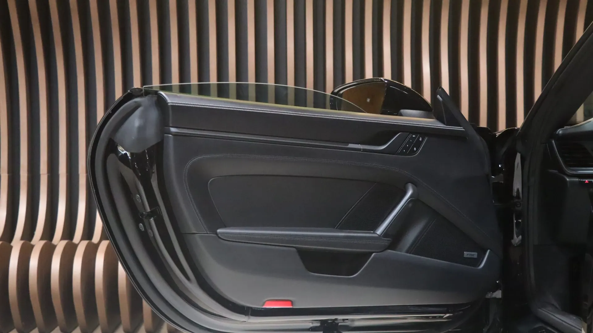 Porsche 911 — photo 11