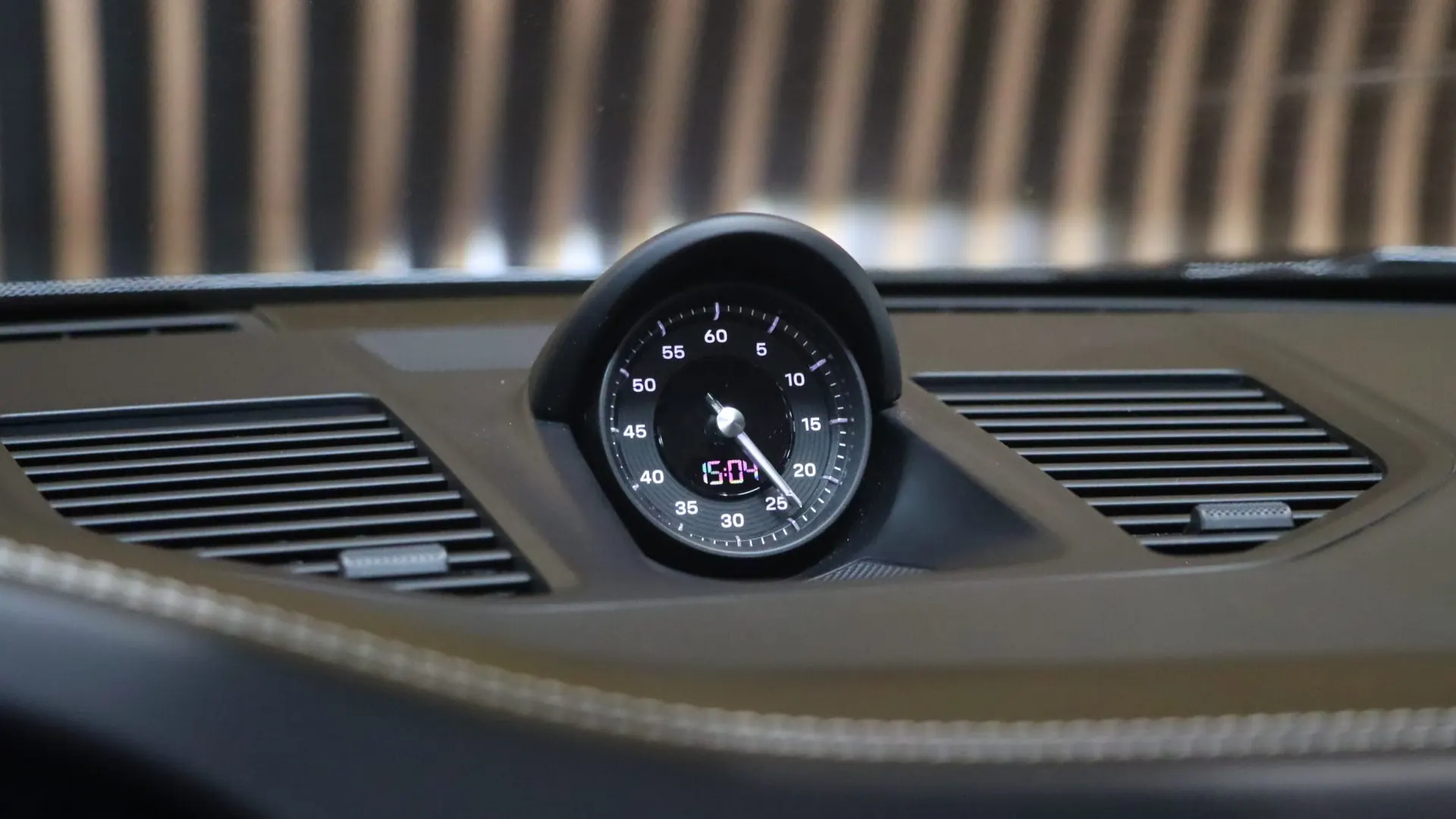 Porsche 911 — photo 28