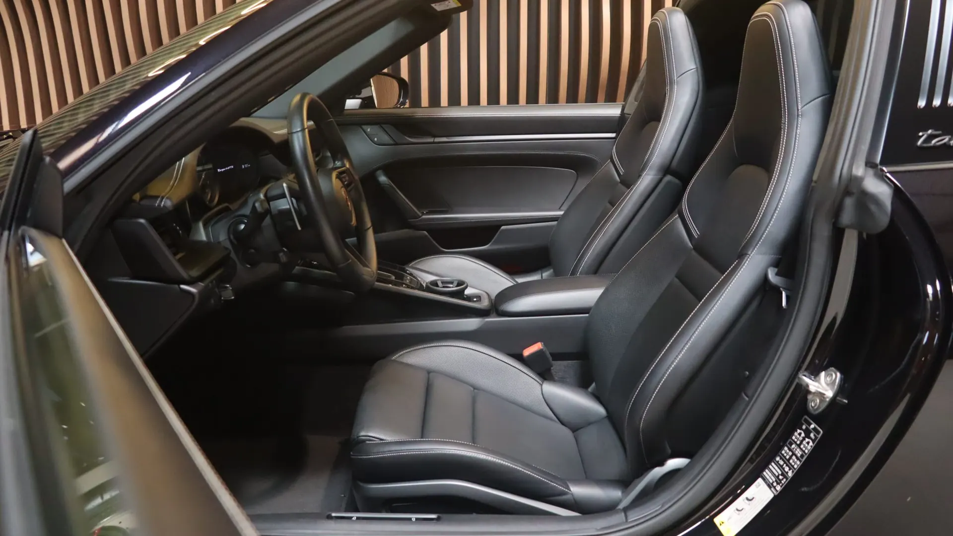 Porsche 911 — photo 8