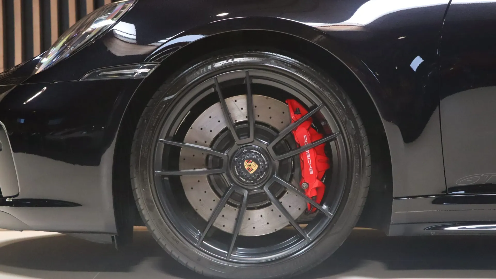 Porsche 911 — photo 49