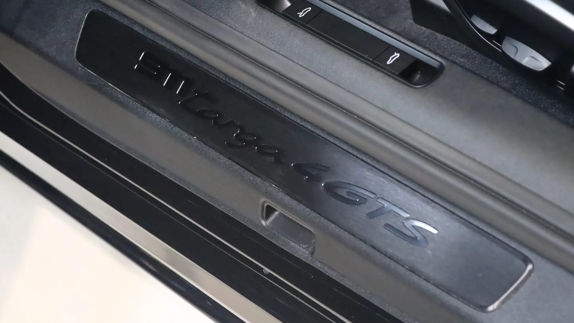 Porsche 911 — photo 14