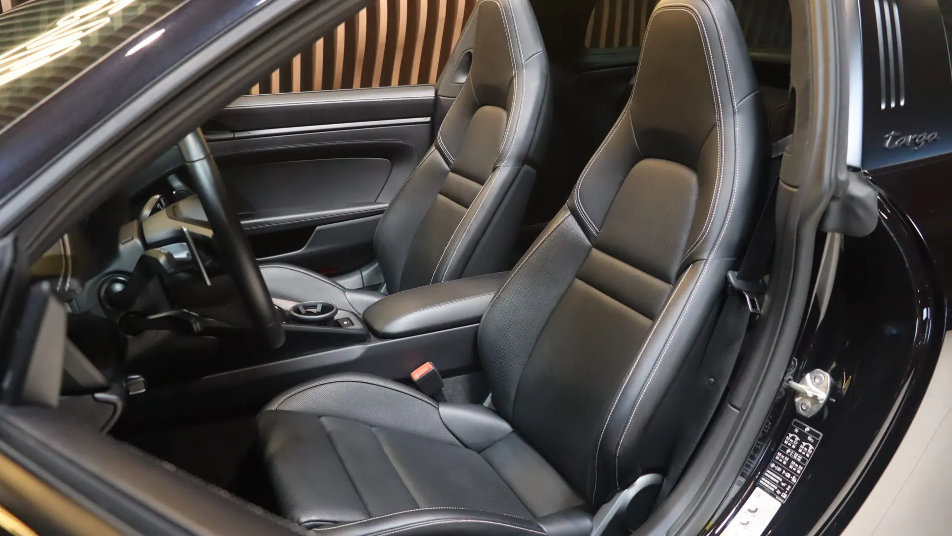 Porsche 911 — photo 7