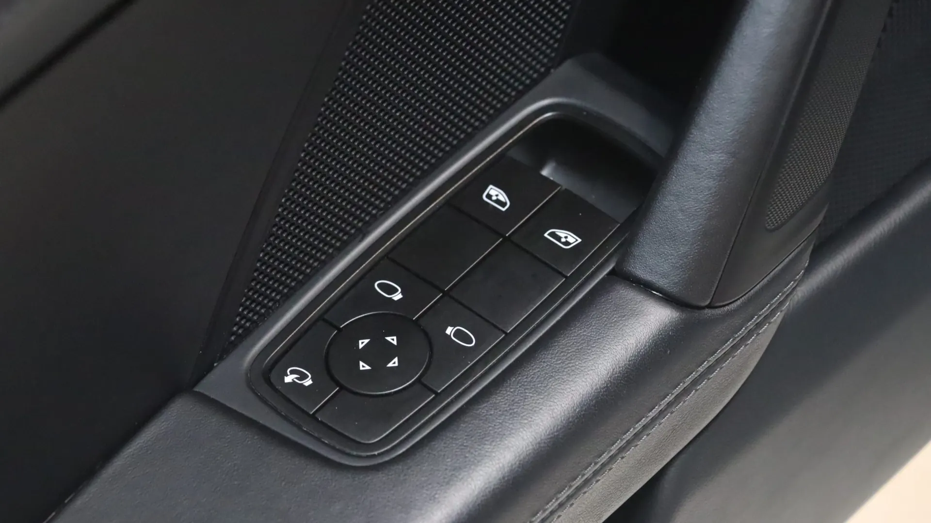 Porsche 911 — photo 12