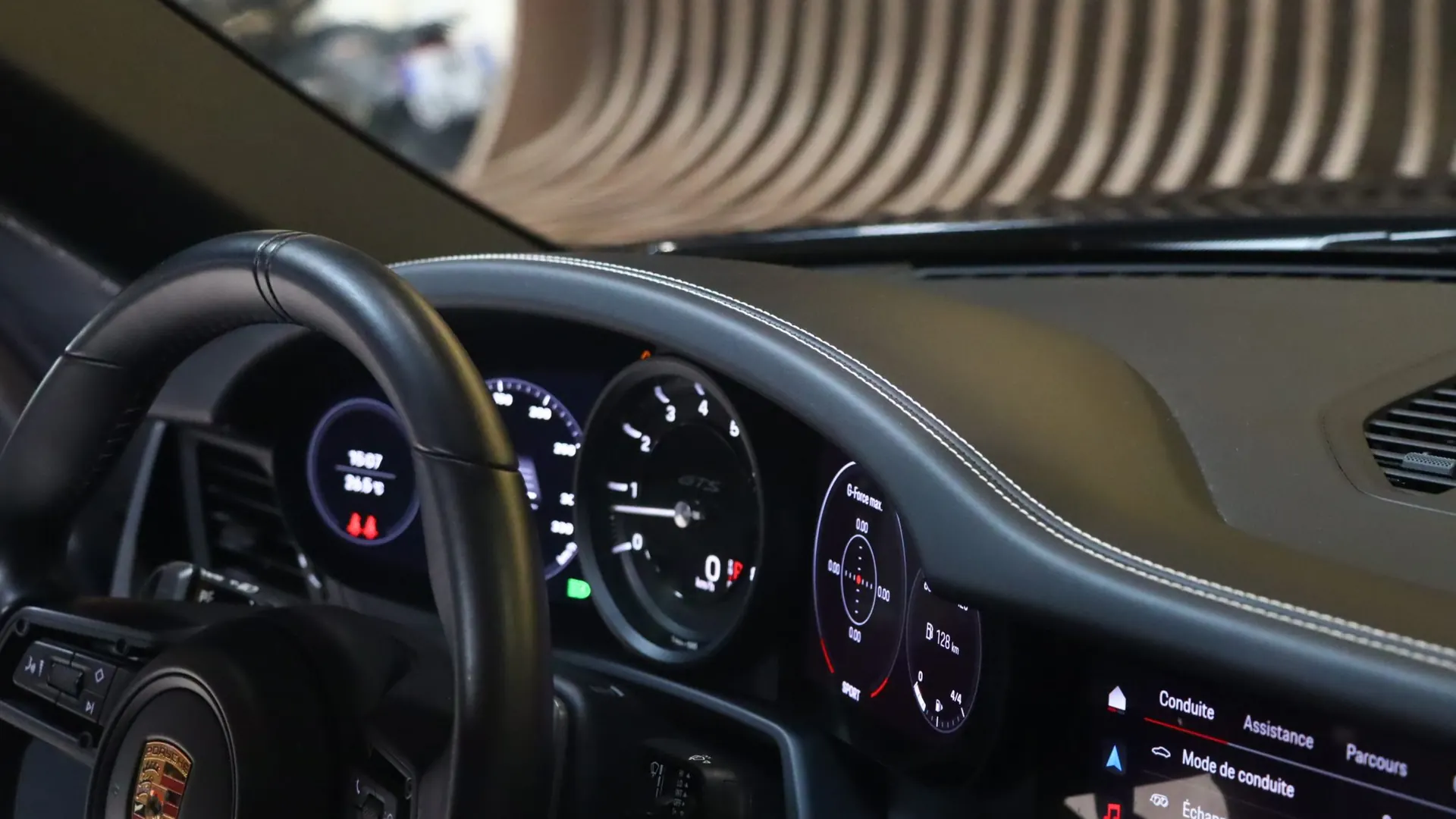Porsche 911 — photo 27