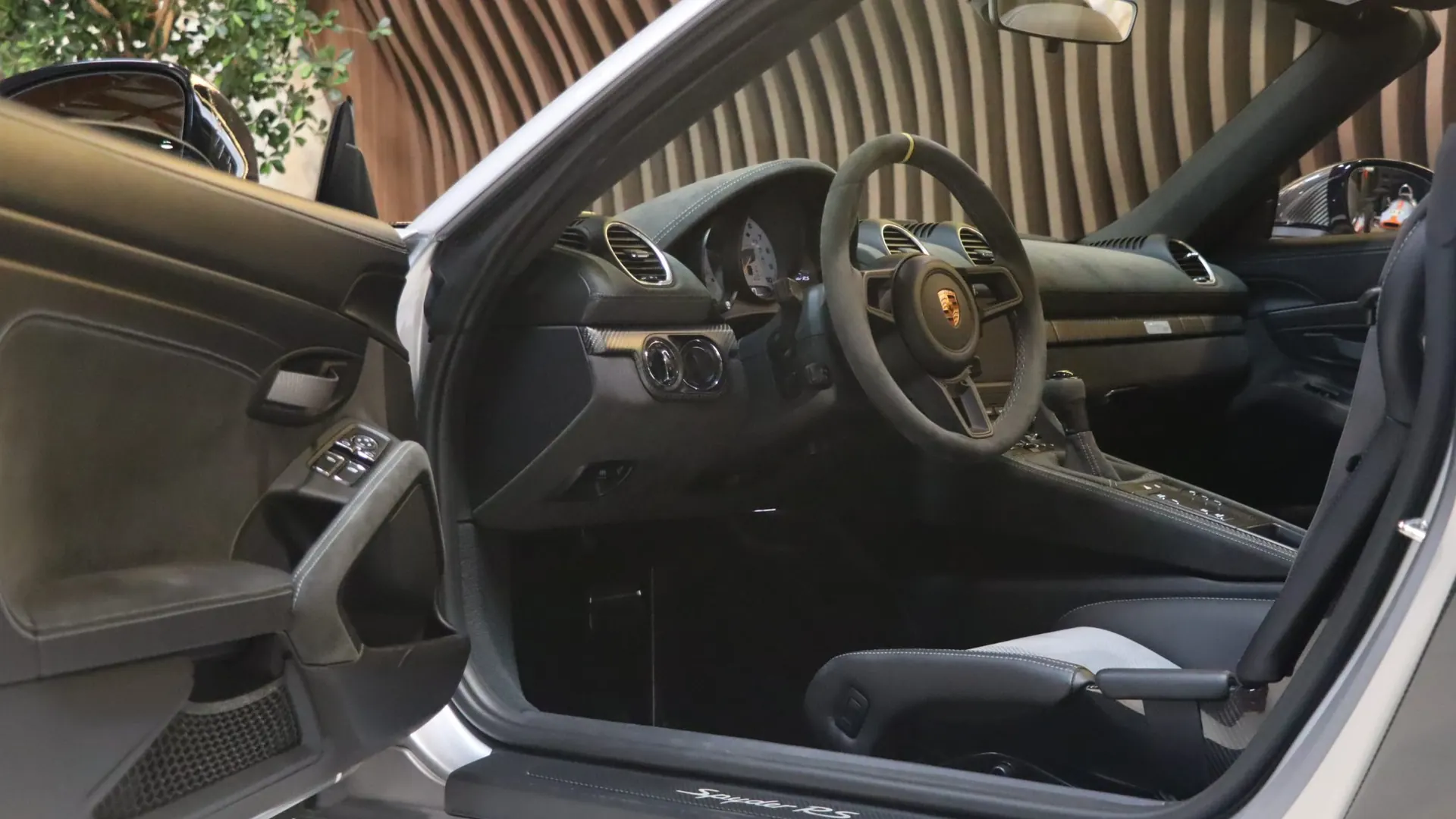 Porsche 718 — photo 9
