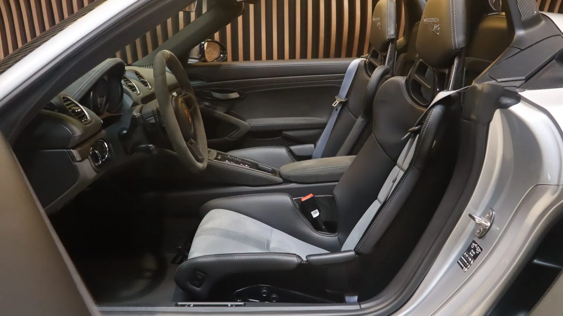 Porsche 718 — photo 8