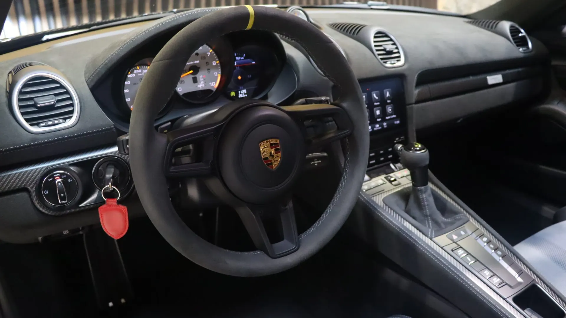 Porsche 718 — photo 16