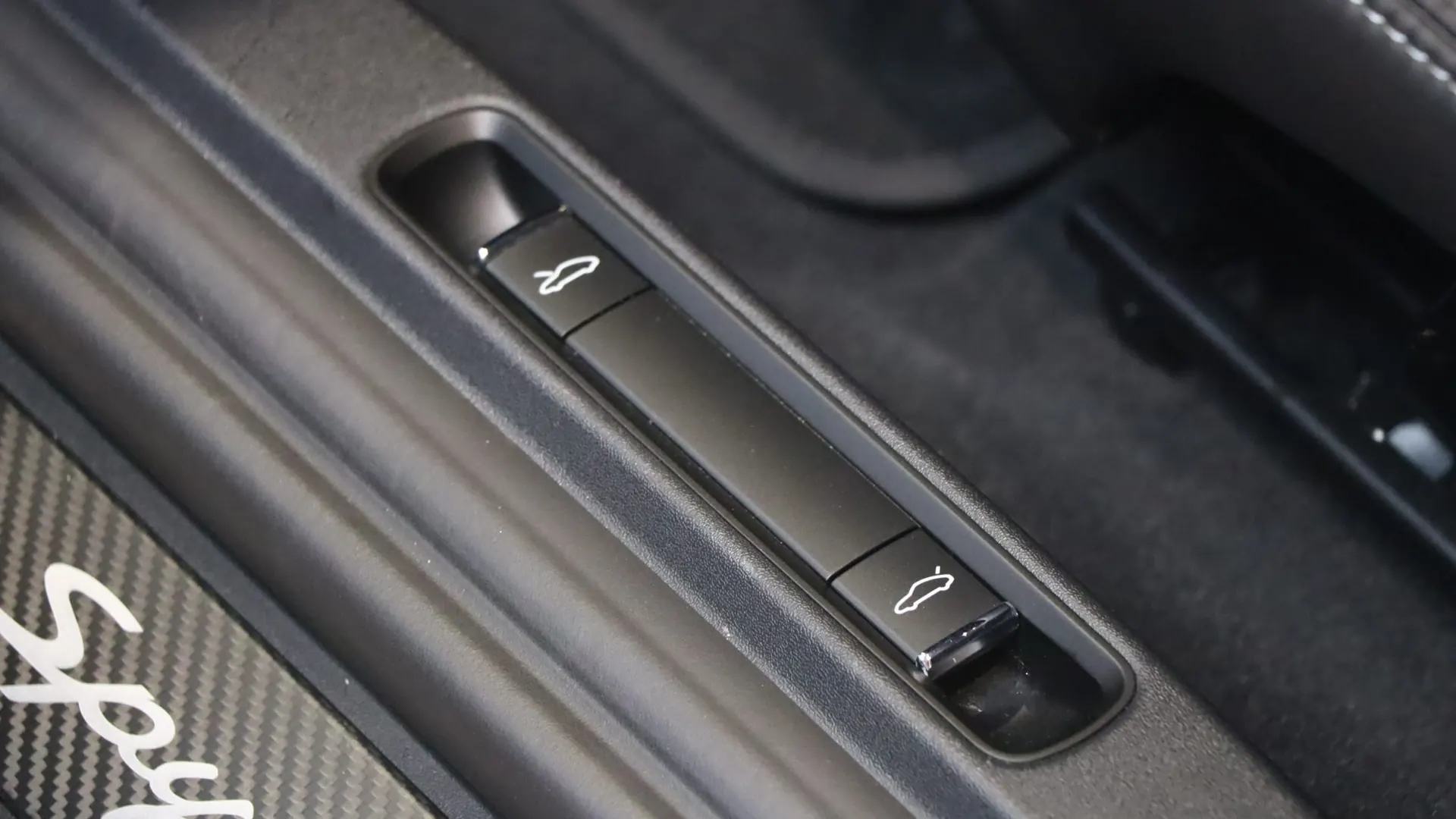 Porsche 718 — photo 14
