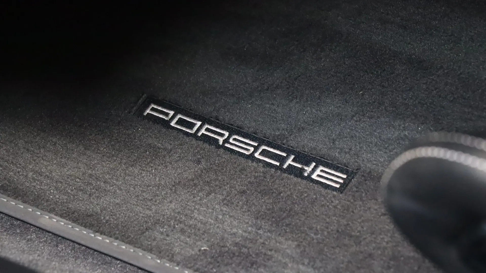 Porsche 911 — photo 16