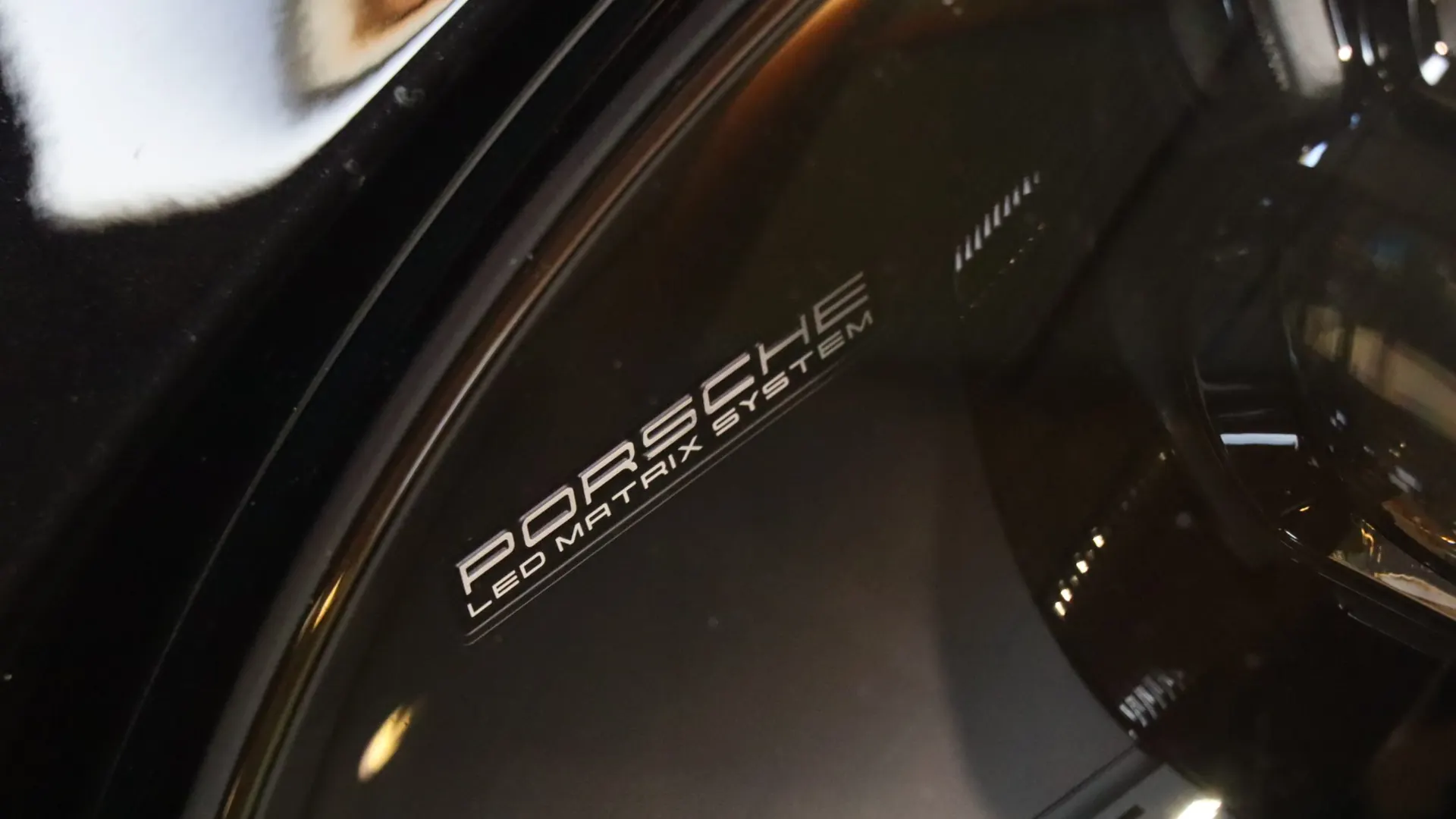 Porsche 911 — photo 42