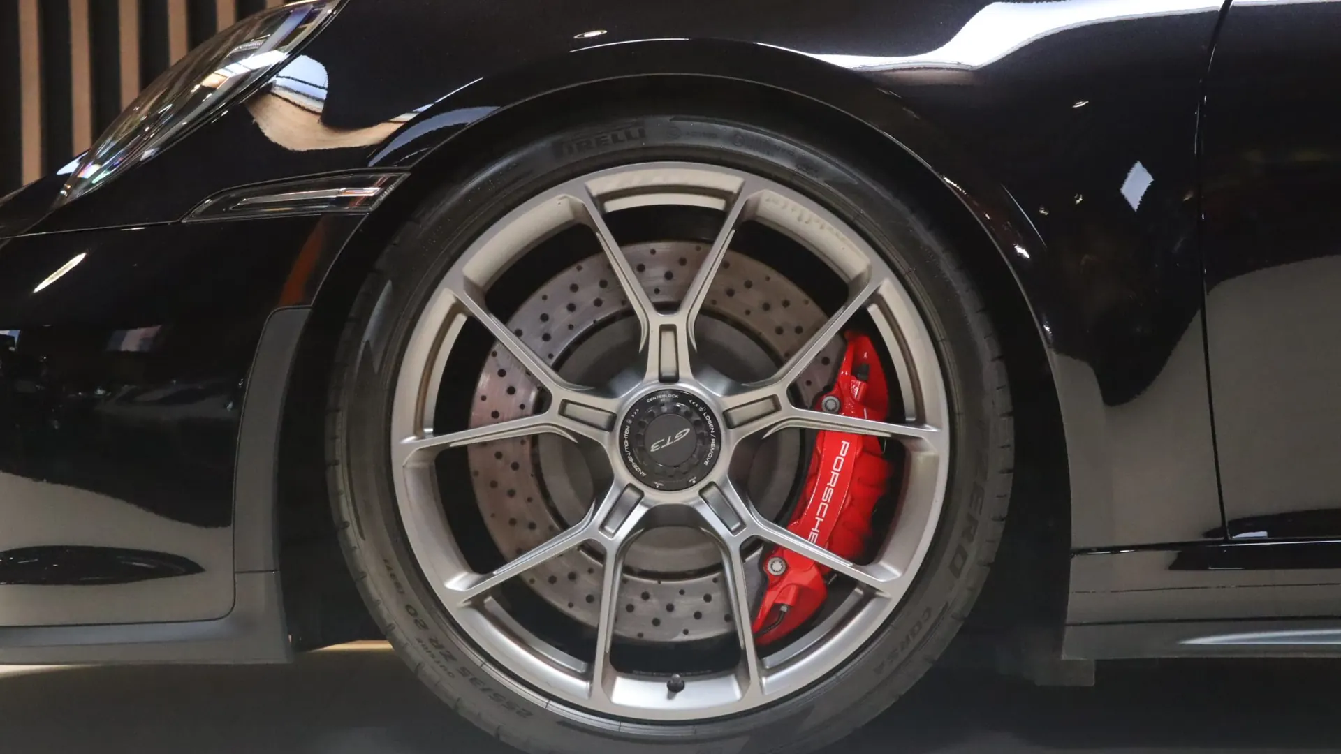 Porsche 911 — photo 46