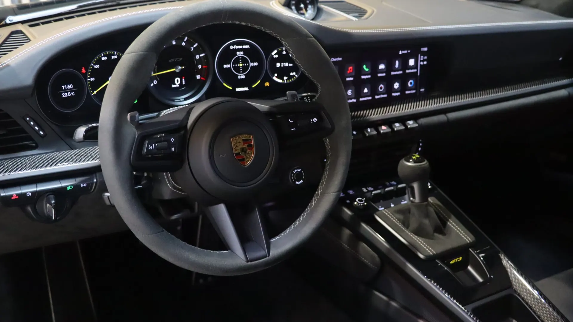 Porsche 911 — photo 17