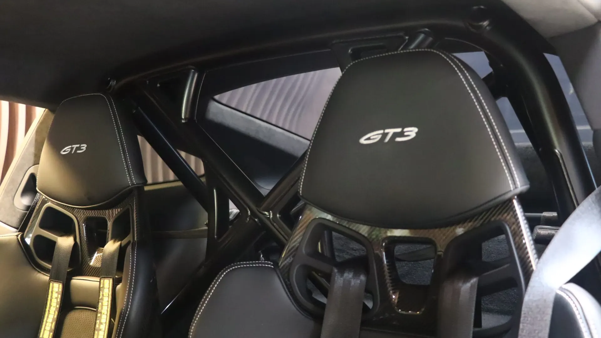 Porsche 911 — photo 36