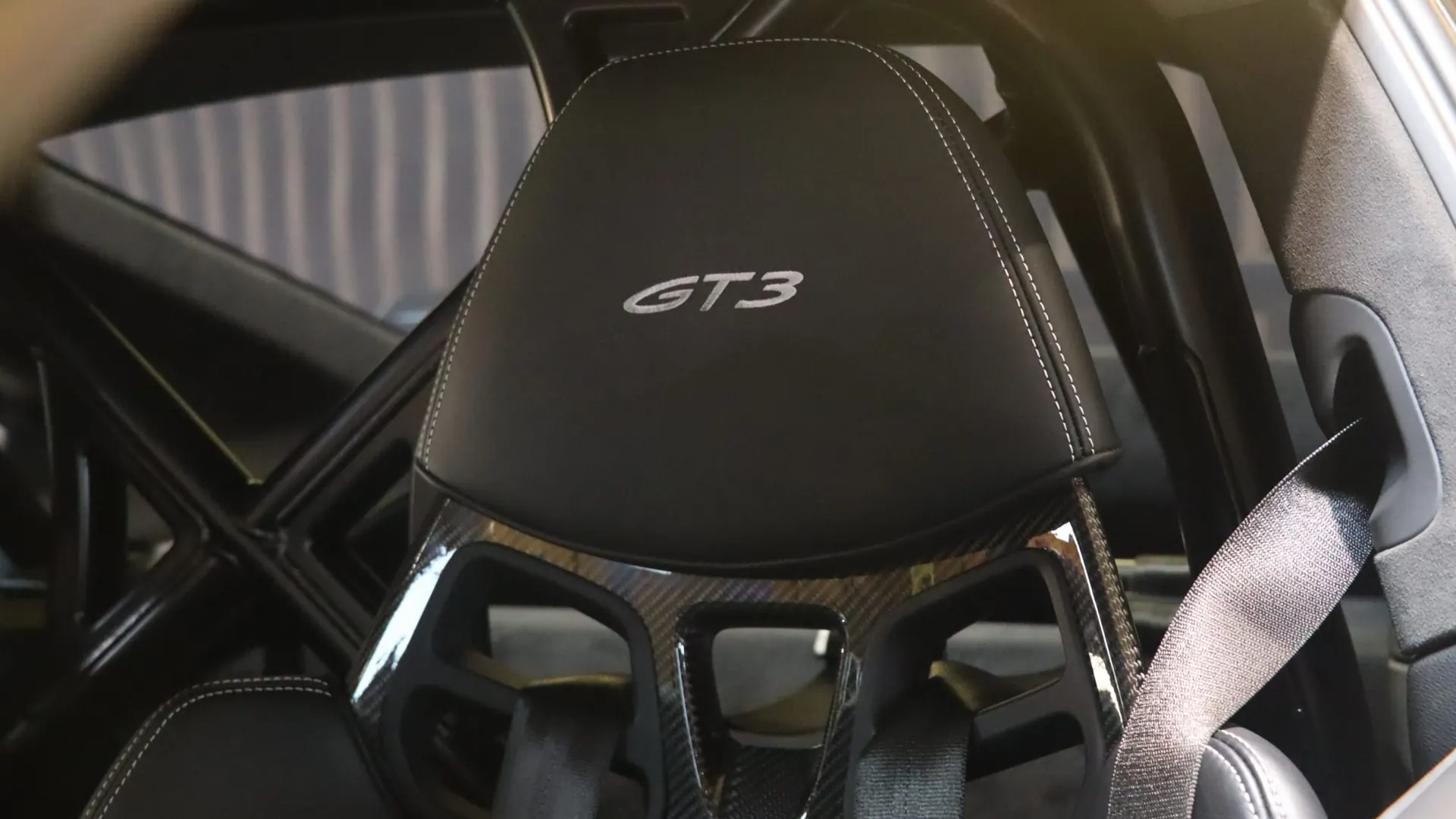Porsche 911 — photo 35