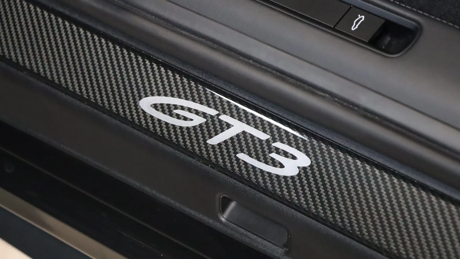 Porsche 911 — photo 14