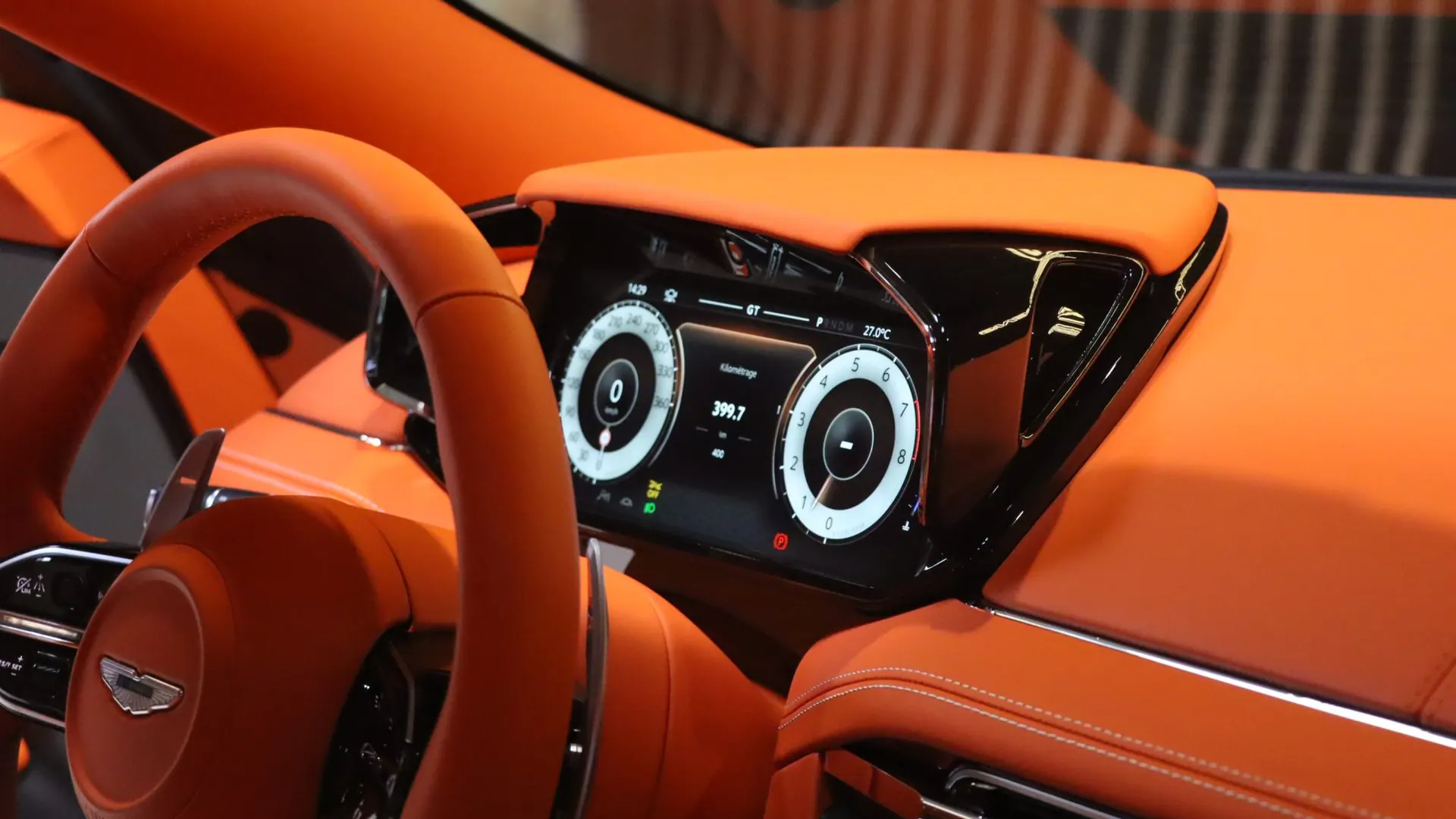 Aston Martin DB12 — photo 25